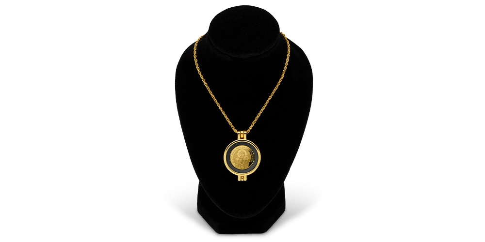 elegancka zawieszka z monetą z czystego złota z wizerunkiem Jasnogórskiej Ikony
