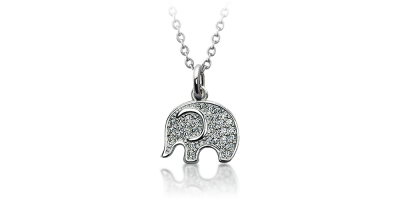 Srebrny łańcuszek z zawieszką w kształcie słonia, z cyrkoniami, zapakowany w woreczek