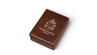 Ekskluzywne pudełko z herbem papieskim na wieku
