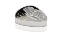 Elvis Presley - oficjalna srebrna moneta w kształcie kostki gitarowej.