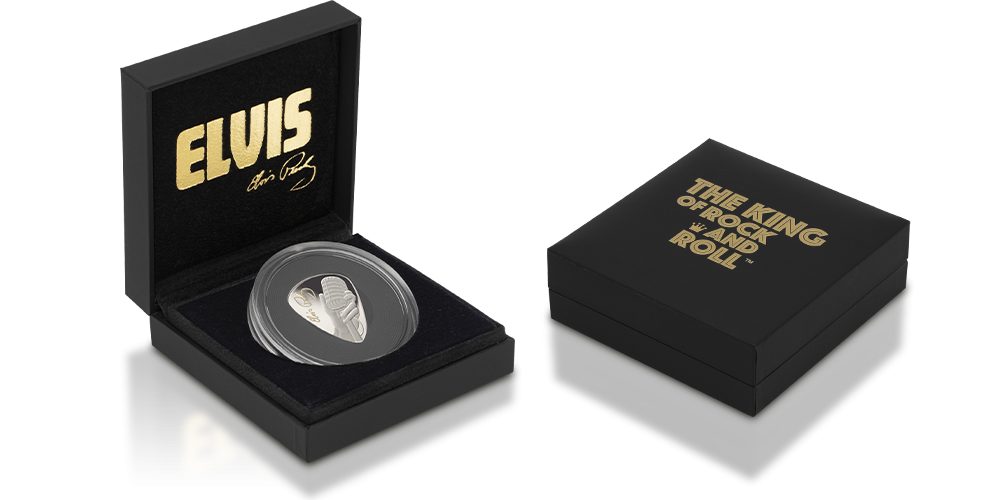 Elvis Presley - oficjalna srebrna moneta w kształcie kostki gitarowej (plektron). Elegancka szkatuła z oficjalnym logo i podpisem Elvisa Presleya.