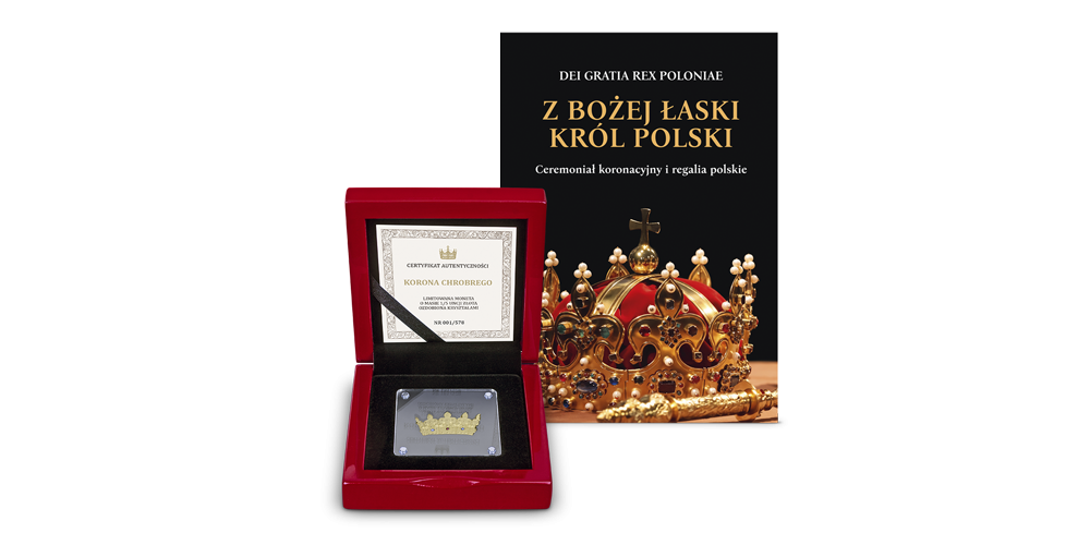 Akcesoria GRATIS: magnetycznie zamykana kapsuła na monetę, drewniane pudełko do bezpiecznego przechowywania numizmatu, Certyfikat Autentyczności emisji, bogato ilustrowana broszura opisująca ceremoniał koronacyjny i regalia polskie.