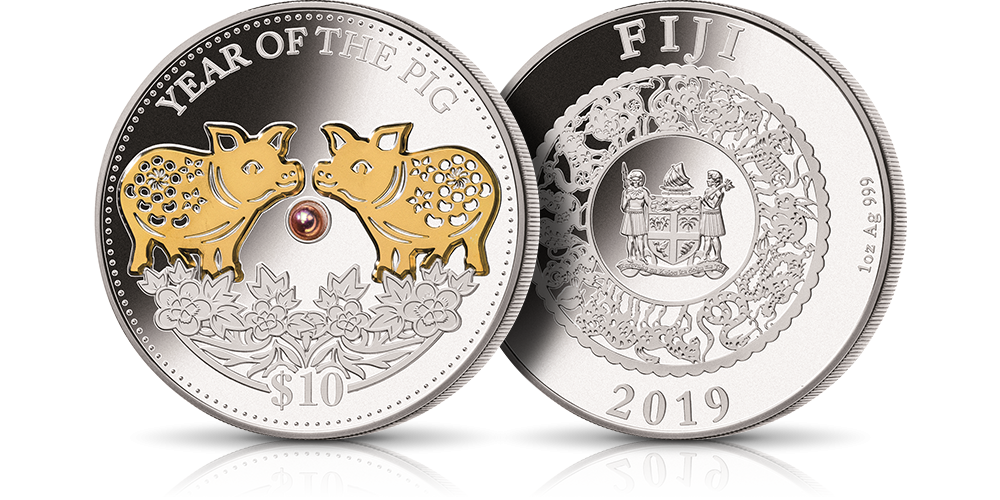 Rok Świni - Chiński Zodiak upamiętniony na srebrnej monecie selektywnie platerowanej złotem i ozdobionej perłą Rok Świni - Chiński Zodiak upamiętniony na srebrnej monecie selektywnie platerowanej złotem i ozdobionej perłą