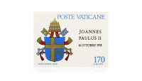 Herb Jana Pawła II na znaczku pocztowym.